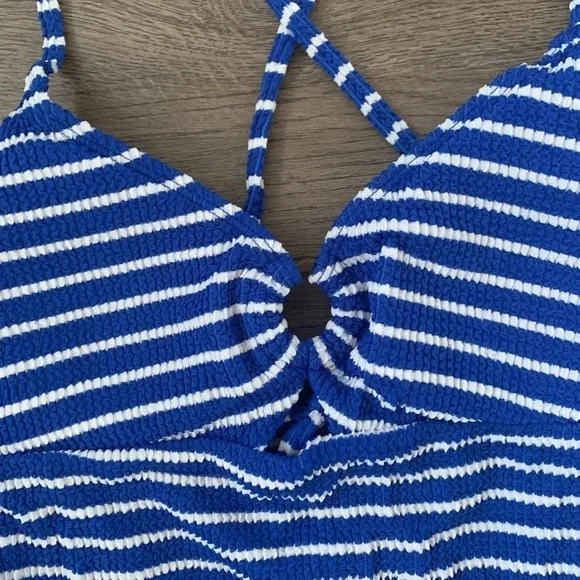 Lucky Brand Keyhole Detail Striped One-piece Swimsuit - Size L - Navy Stripe NWT